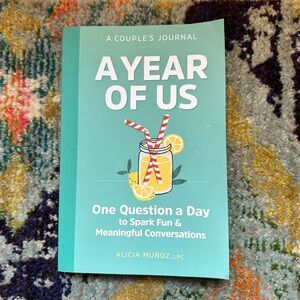 A Year of Us: a Couple's Journal : One Question a Day. BRAND NEW